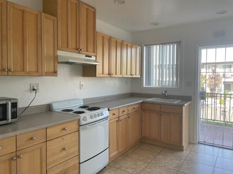 Floor plan for studio, 1 bath, 340 sqft